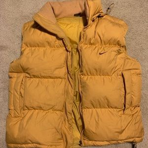 YELLOW NIKE PUFFY VEST